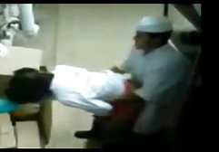 MILF و نوجوان سکس خواهر و برادر با یک خروس بزرگ بازی می کنند